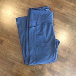 Victoria sport knockout capris